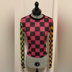 delias colourblock checker mesh top with thumb holes size small